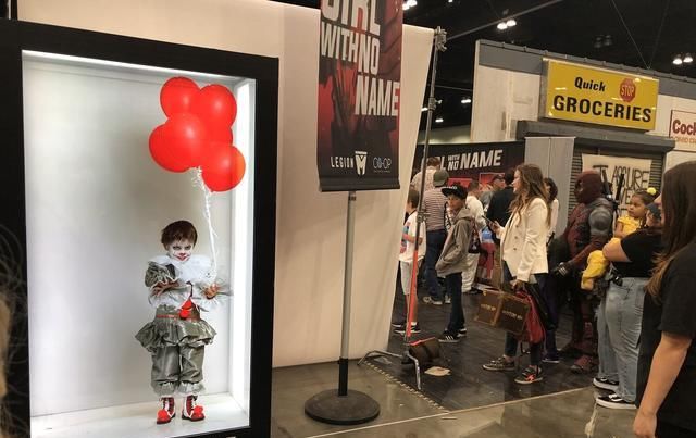  央视|酷！美国媒体人逆袭：制造“全息术”机器 还上了中国的央视