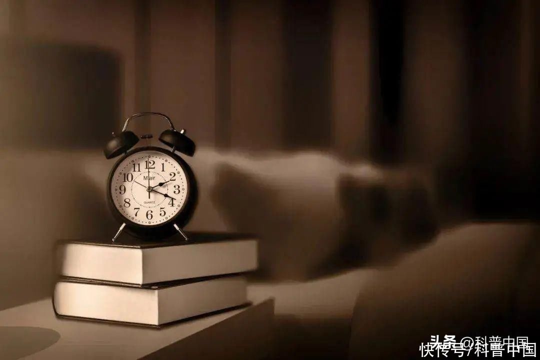 熬夜真有那么不健康吗(熬夜真有那么不健康吗？其实……)