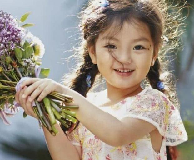  阿拉蕾|人美嘴甜小公主阿拉蕾，4岁出道即赚百万，现在过得如何