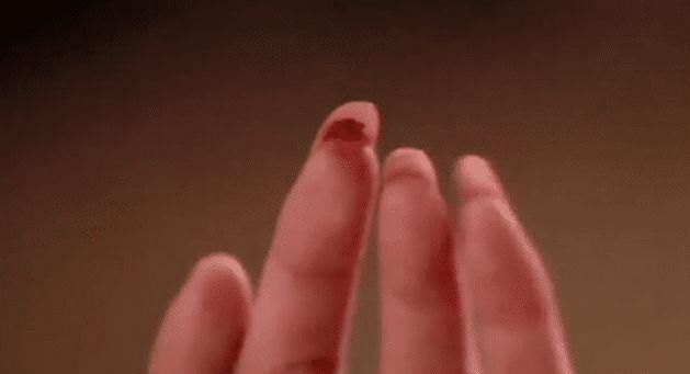  发后|甄嬛传：孟静娴毒发后，甄嬛的碗里为何只剩半碗汤羹？