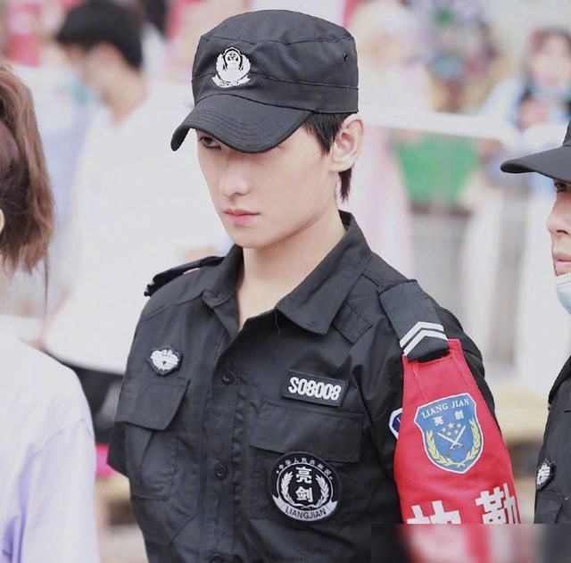  嘉宾|“军艺校草”杨洋新综艺来袭，网曝嘉宾阵容豪华，这节目追定了！