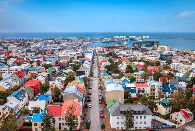 美景|夏日炎热，旅游无处可去？不如到冰与火中绽放的冰岛收割美景吧