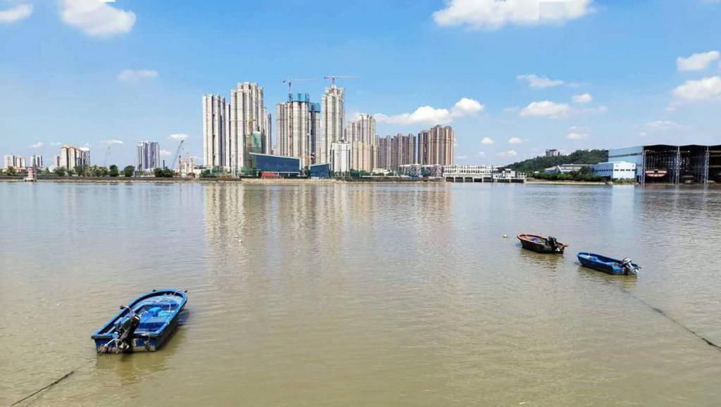  报全媒体|危急时刻，退伍军人飞艇救人！