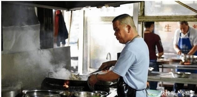 炒牛杂|六十年老店每天只卖四个菜, 店内却天天坐无虚席