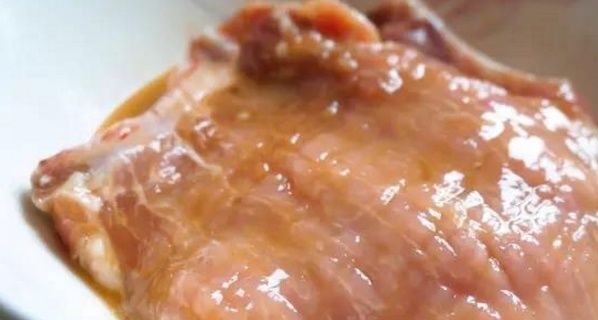 汁水|特色经典黄金炸猪排,外酥里嫩汁水紧锁,蘸上辣酱油,直咽口水