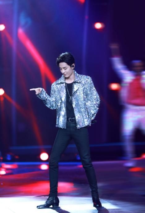  还要|有种“难复出”叫肖战，沦落到给王大陆做配角，还要“扮丑”