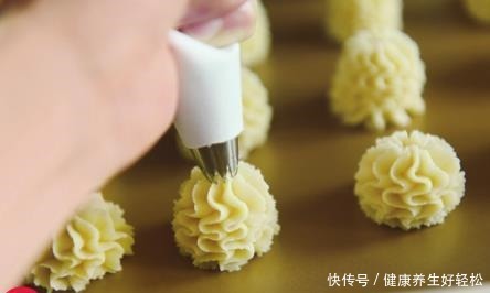 曲奇|网红云朵曲奇,无需打发,搅一搅就能做,香甜柔软,入口即化