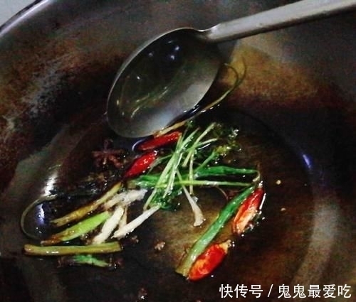  豆腐皮|最简单快手的下酒菜：凉拌豆腐皮，5分钟上桌，香辣爽口很下饭