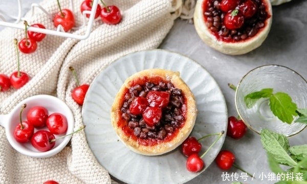 面团|日式网红樱桃红豆包