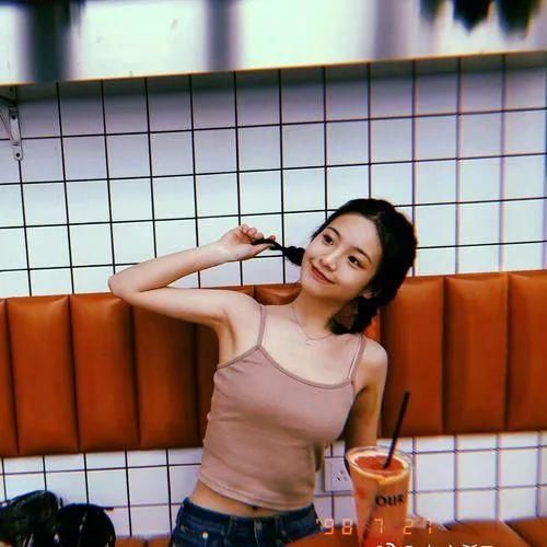  李庚希|讲真的｜四大花旦和她们的“后浪小花”