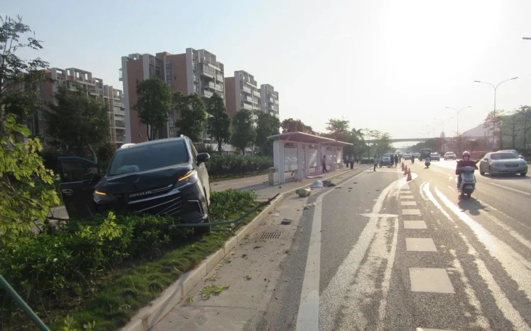  判刑|男子在斗门公交站台睡觉被小车飞撞当场丧命！车主夫妇双双被判刑！