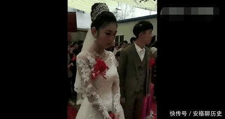 现场|实拍 17岁小伙就娶媳妇了 婚礼现场不认真的态度让大家很担忧