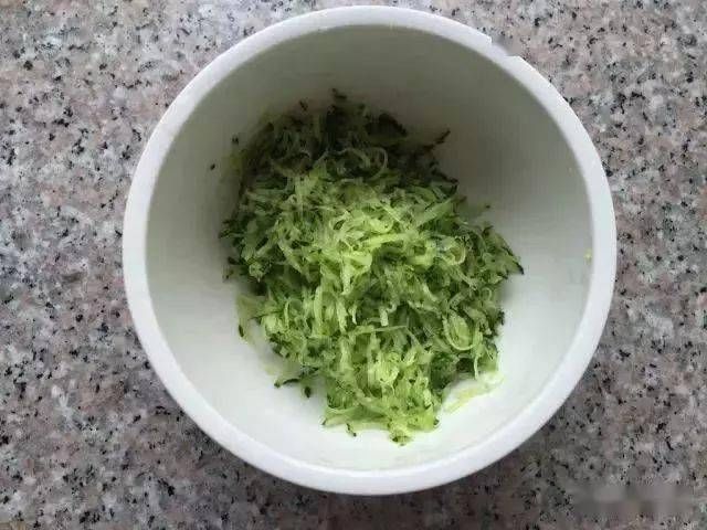  这款|这款小清新口味的鸡蛋饼，快手早餐就它啦！