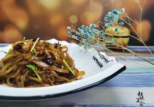  咸菜瓜子|这食材越陈旧越香，曾经家家户户的主菜，吃过的大多年逾古稀