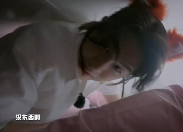  负责|怪不得黄明昊那么受宠，看到他保护杨幂的样子，比老公还要负责