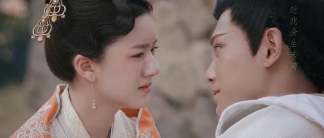 惊艳|古风红衣惊艳登场,现代红装完美结尾,自始至终韩烁都伴芊芊身旁