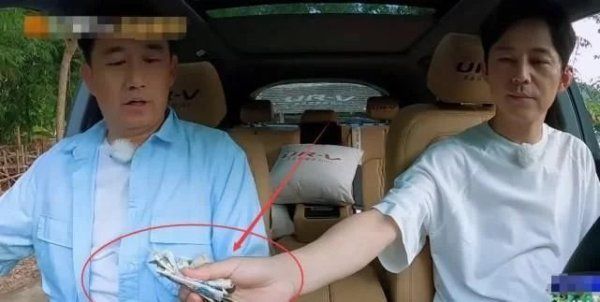  蘑菇屋|向往的生活: 为何出门买菜总是何炅开车? 得知他的驾驶证后: 了不起