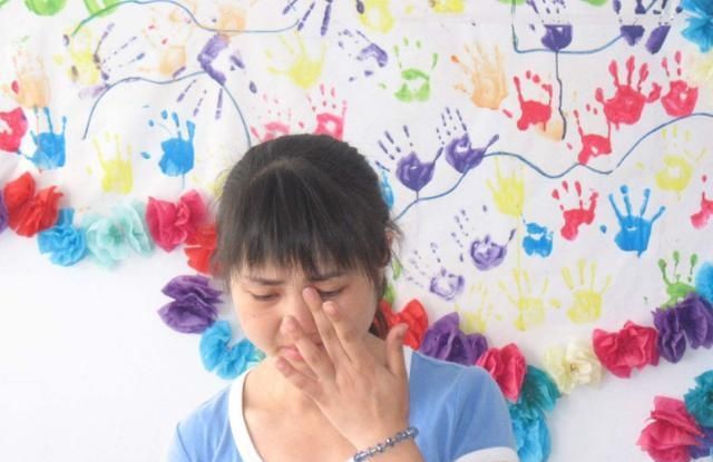 别忘了|女幼师要求男童“亲”她,自称“想犯罪”:别忘了身为老师的形象