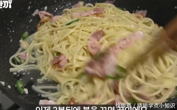 曝光|一个韩国男精英的独居生活曝光做一份蛋炒饭，6500万人围观