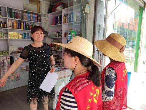 陆港|用“志愿红”点亮文明陆港底色