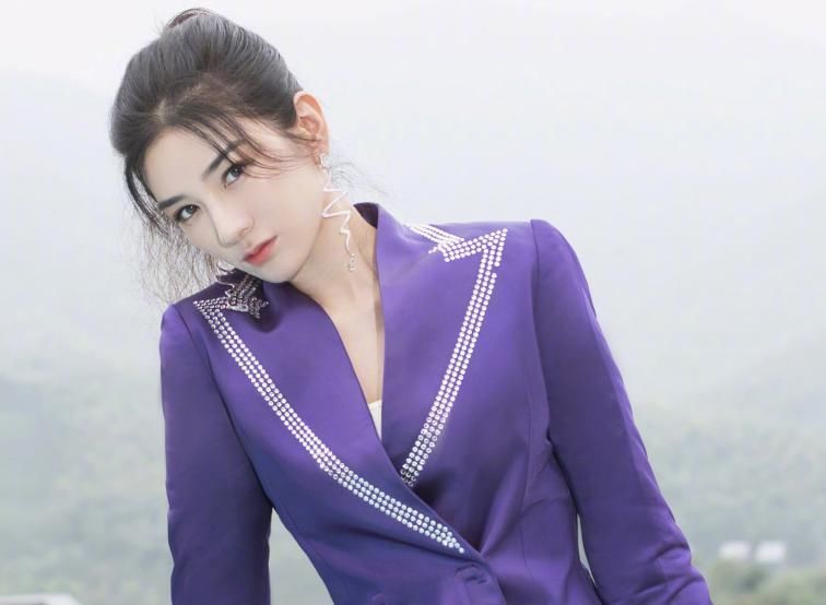 导演|黄奕上《演员请就位》后发文,我唯独留意她提及郭敬明,态度明显