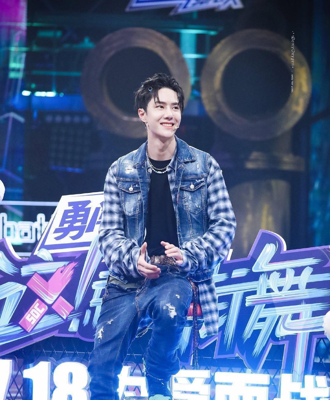  实力|王一博街舞秀点击破千万, 凭实力圈粉, 被赞顶级舞担立得住