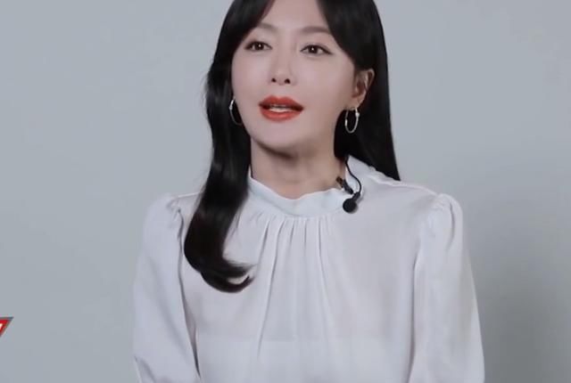  告别|告别恋爱脑和假脸姐妹，岚岚子活出她想要的人生了吗？