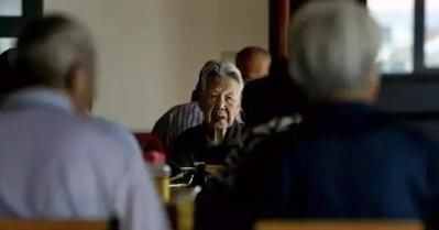 我国|“用养孩子的钱养老”，我国首批丁克已逾60，他们现在过得如何？