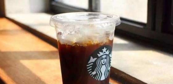 回答|去星巴克喝咖啡,被问加糖还是加奶别乱回答,当心花不必要的钱