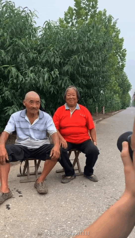 拍照|山东有位“Tony”老师火了！临沂小伙给老人义务理发、拍照