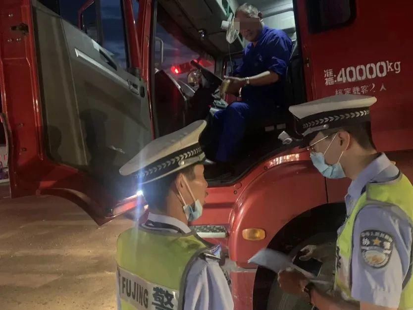 整治|冲刺全国文明城市“二连冠”丨联合整治在行动！