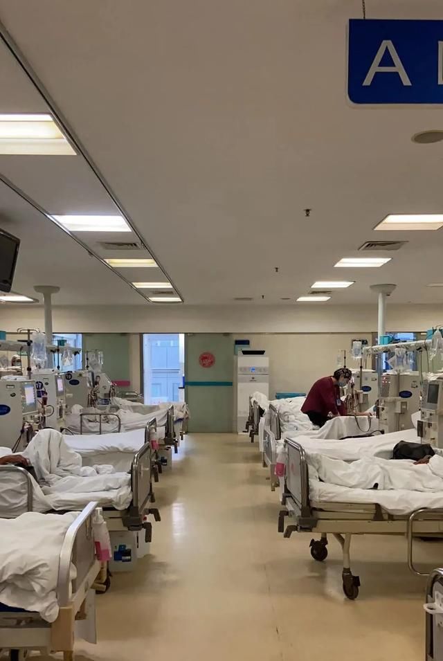  患者|逝去的人永远在我们心中！医生夜归打车，巧遇司机是前病人女儿