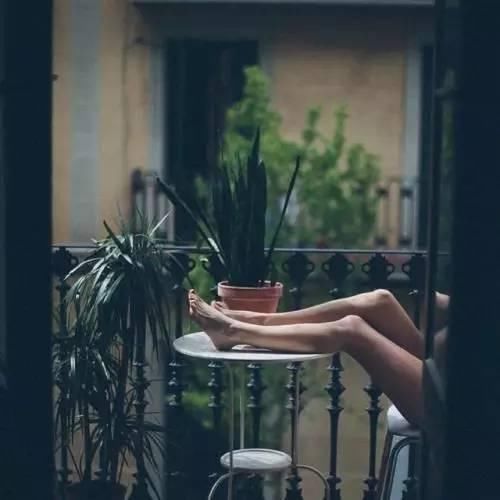  越来越好|爱情里能接吻就不要说话，能拥抱就不要吵架