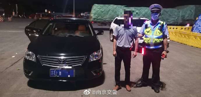  孩子|孩子骨折父亲酒驾上路被查 交警依法处罚后护送就医