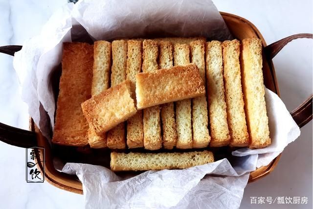  上瘾|面包干硬吃不完，教你秒变抢手小零食，酥甜焦脆，吃着上瘾