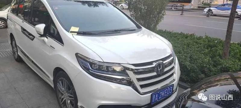 乱停乱放|临汾夜间停车开始重点整治