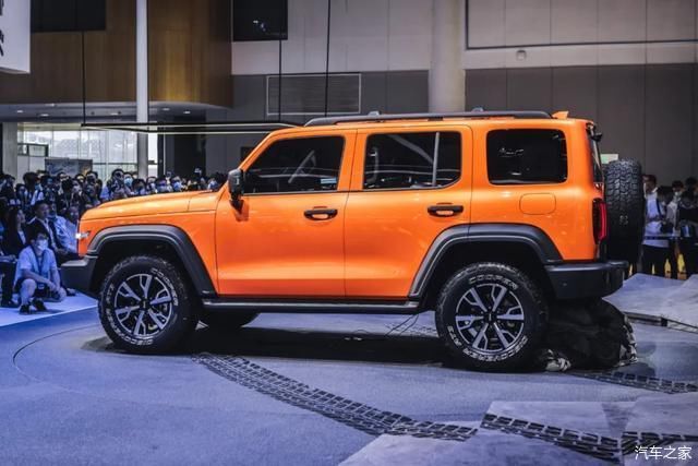  坦克|宝马4系看完只能说真香！WEY竟然发布了一台坦克？2020成都车展！