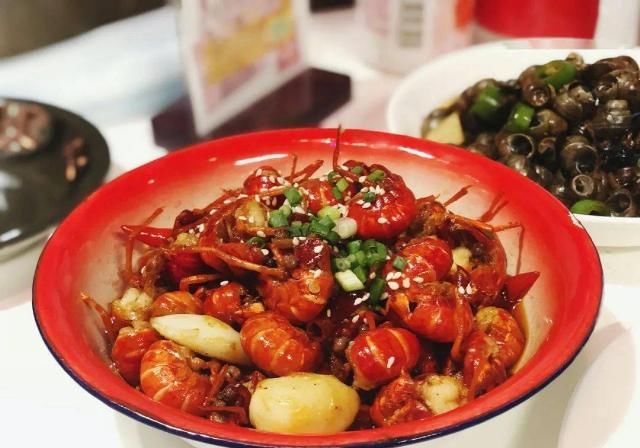  美食|超级文和友去广州了，连米其林都看不上的老广们买账吗？