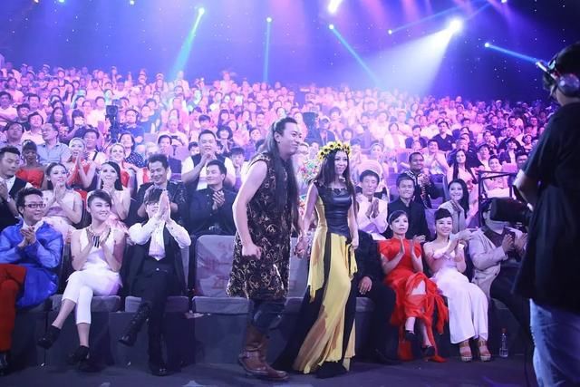  夺冠|怒怼巫启贤、打败云飞夺冠，安与骑兵从《星光大道》走上了独木桥