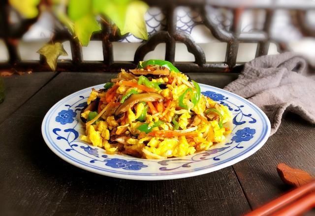 好看|这种鱼高蛋白低脂肪,用它炒蛋味道鲜还没刺,加点配菜好看更营养