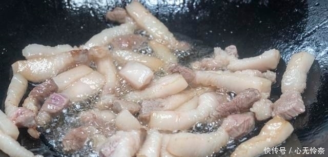 开胃|莴笋怎么炒才好吃?大厨教你1招,开胃又下饭,每次都多吃两碗饭