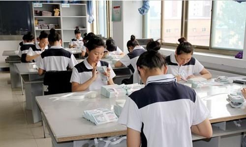 表面|这4个“热门专业”，表面看上去好就业，实际很难找工作！