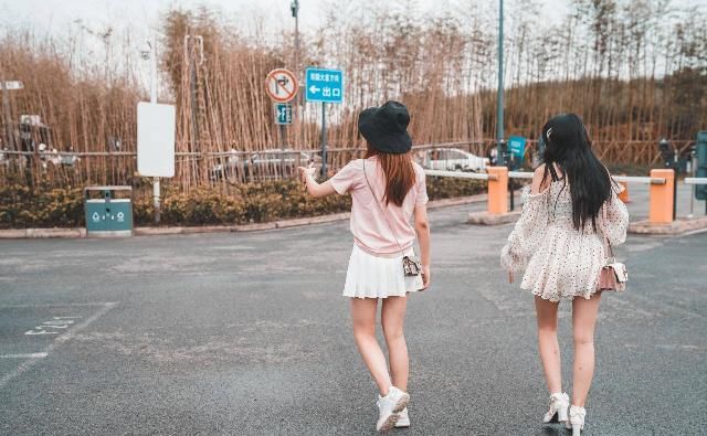  寻味|寻味成都 | 一座来了就不想走的城，一台开了就不想下的车