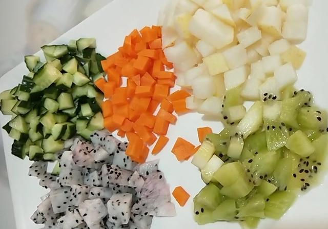  简单|一盘酸甜爽口的果味玉米粒，制作简单又好吃，小朋友们的最爱