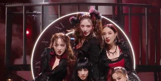  湖南卫视|吴昕在《乘风破浪》唱跳俱佳，在《快乐大本营》才艺平平是人设？