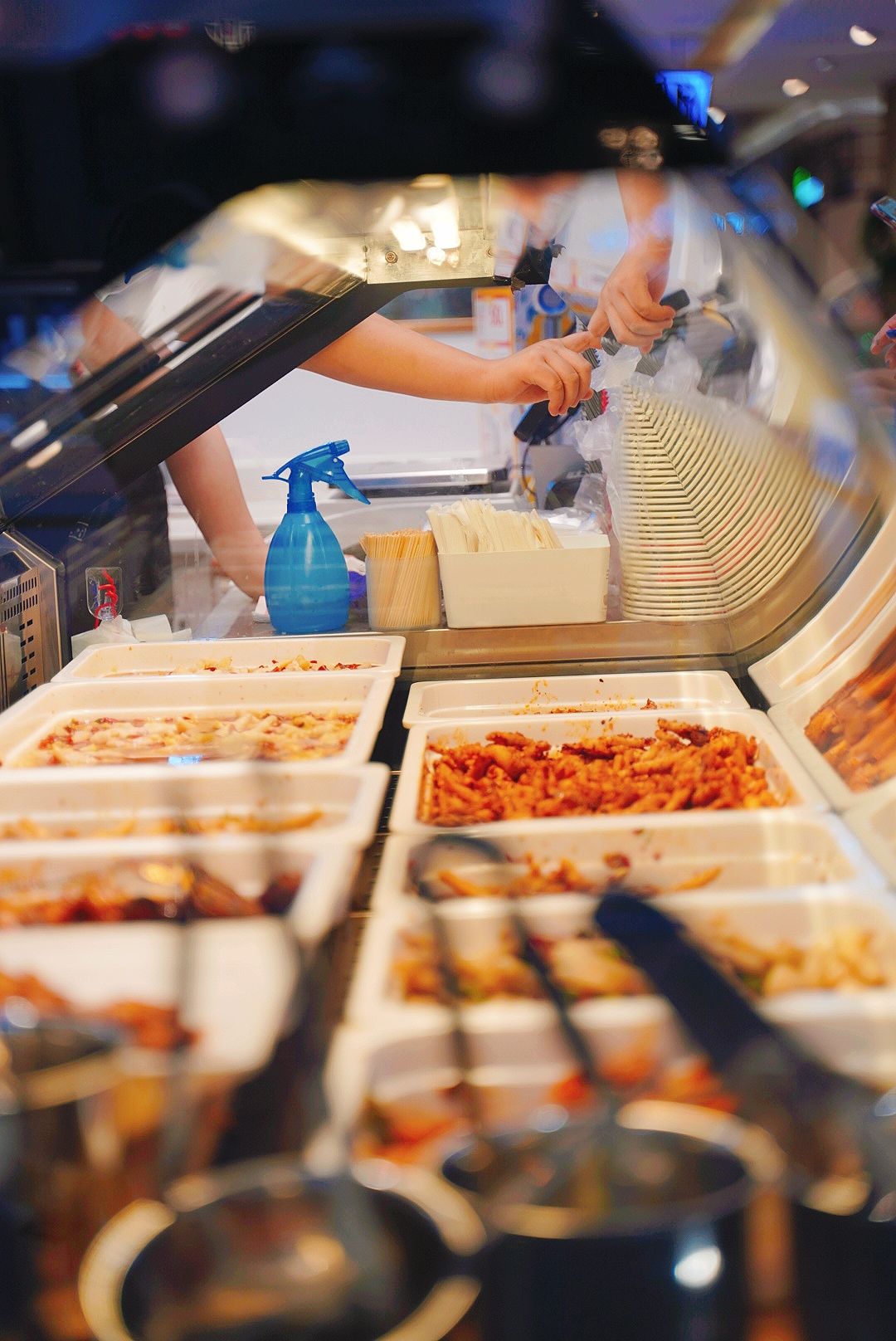 商场里|美食打卡攻略!每一个美食聚集地,都种满了成都人