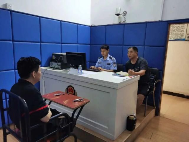 钱款|警方为民追回诈骗钱款,凌云男子致谢赠锦旗!