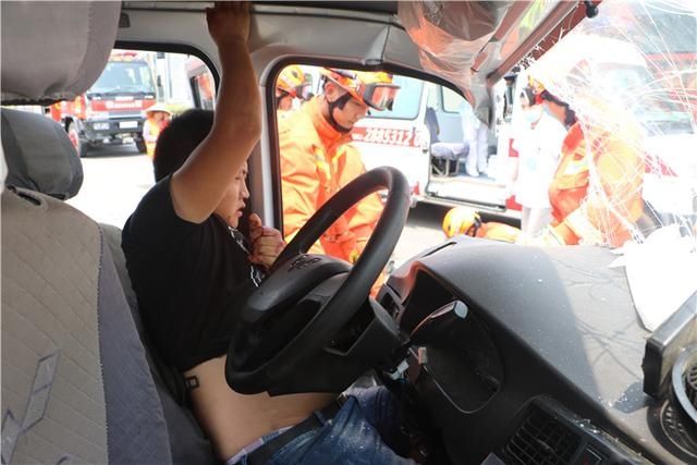  途中|司机开车途中突然头晕，结果……