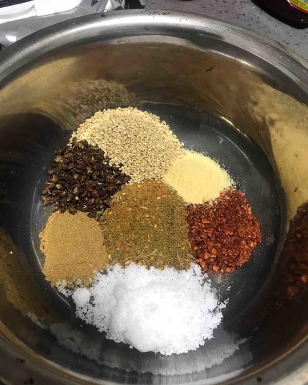  担心|担心辣条不干净？今天咱自己做干净放心的辣条，隔壁小孩都馋哭了