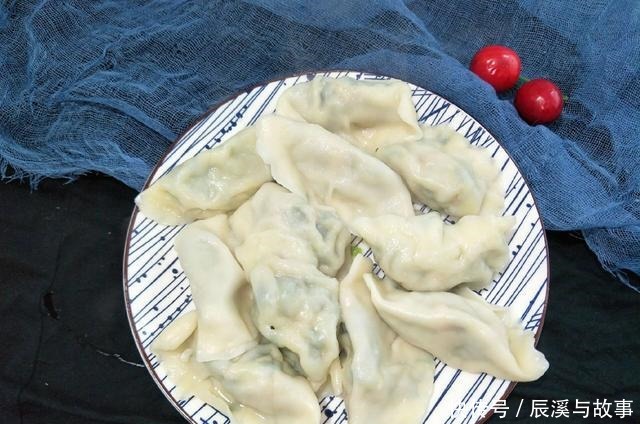 搅拌均匀|春天吃饺子,就爱这个馅,清香不油腻,鲜到流口水